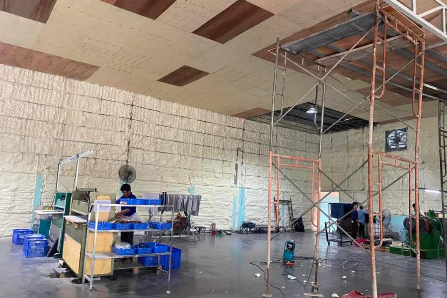 Phun foam cách âm ứng dụng trong phòng karaoke